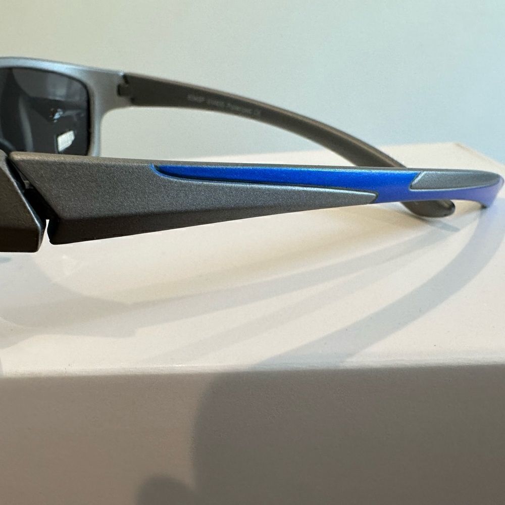Razor Style Sporty Sunglasses, Plastic Frames, Polarized Lenses, UVA-UVB Protect - Picture 2 of 7